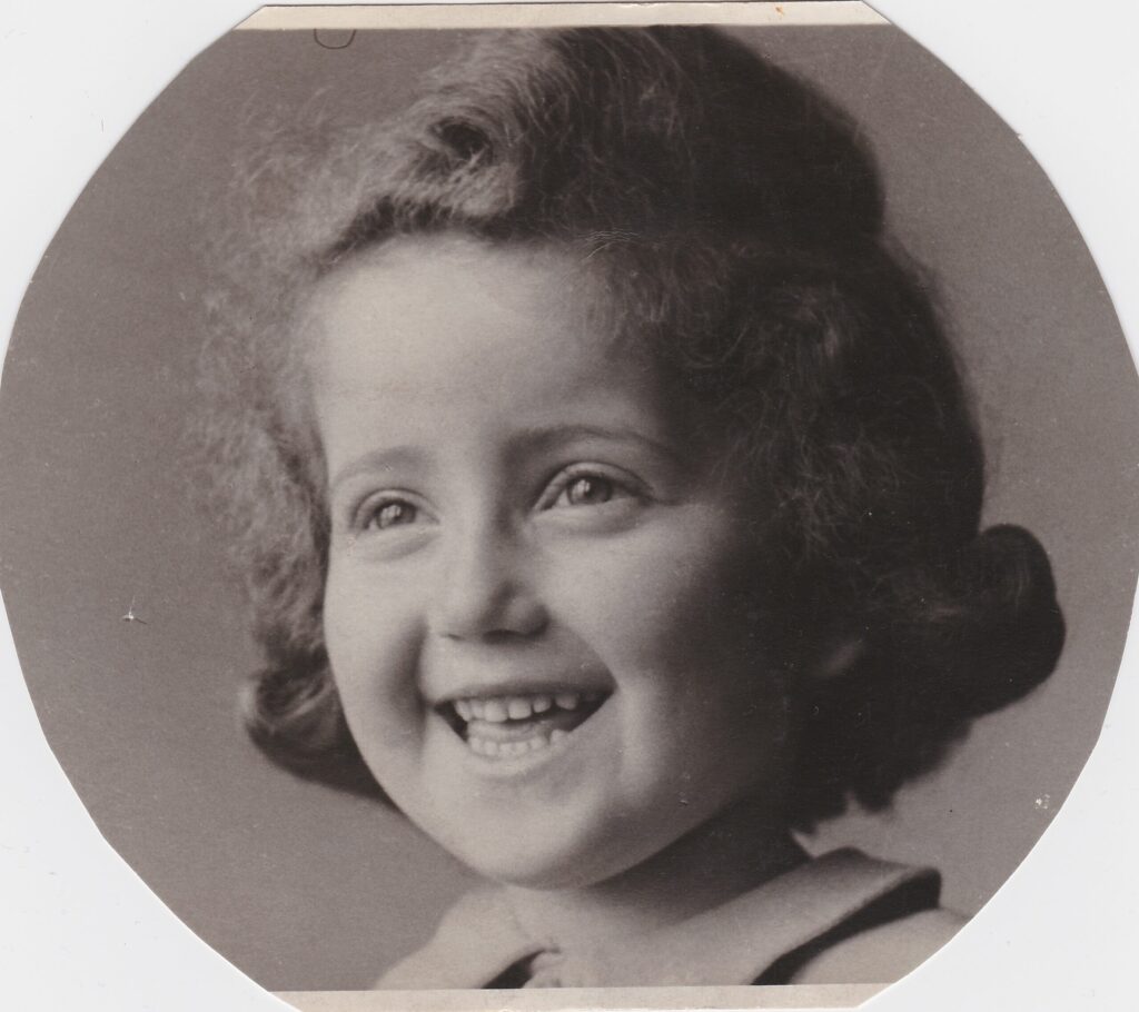 Judith Friedrich sestra Marianny ca. 1940 scaled